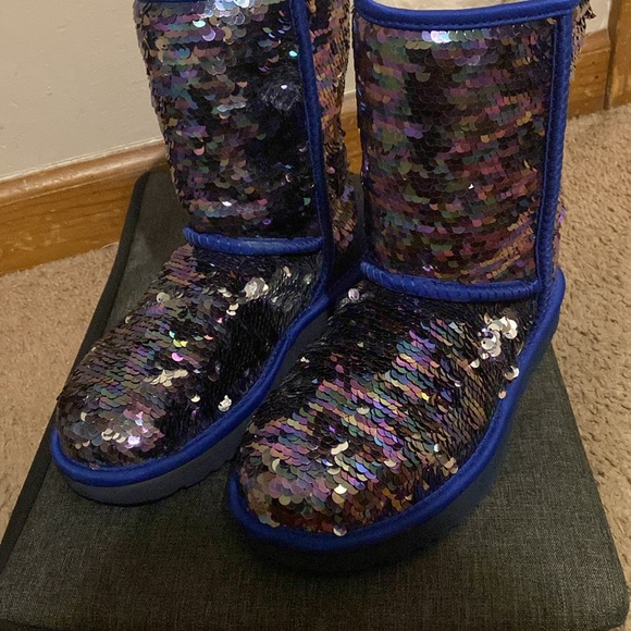 Uggs Metalic Blue Sequin Short Shearling Boots Sz 6 - Picture 2 of 15